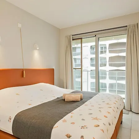 Flat Fleur 아파트